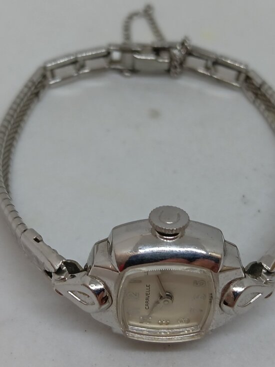 VINTAGE 1965 Caravelle Women\'s 16 mm x 18 mm Manual Wind Silver Tone Watch main image 10